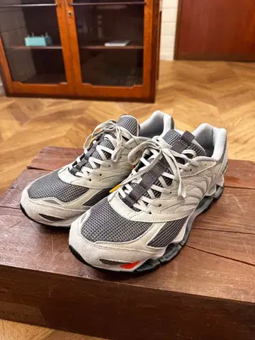 MIZUNO WAVE PROPHECYLSfor Graphpaper