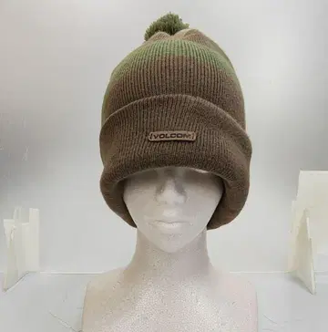 H50 VOLCOM 볼컴 니트 모자 폼폼 포함 비니 보더