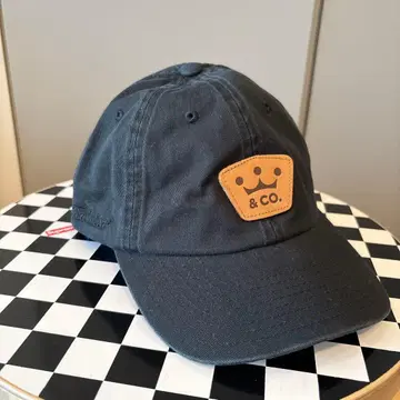 스카티 카메론 크라운 & CO. 가죽 패치 로치 캡 새상품급