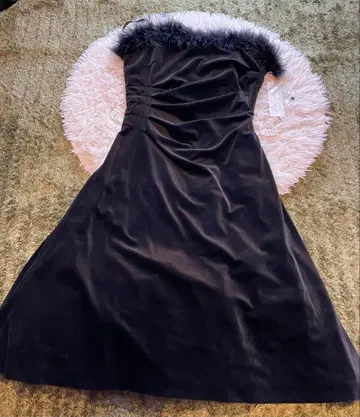 [ maitreese ] 벨로아 원피스 블랙 퍼 포함 레이스업