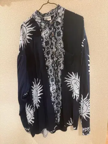 태양 무늬 긴팔 셔츠 네이비/화이트 레이온