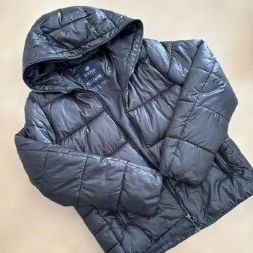 nano universe 블랙 후드 부착