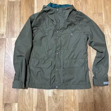 THE NORTH FACE 후드 부착 마운틴 파카