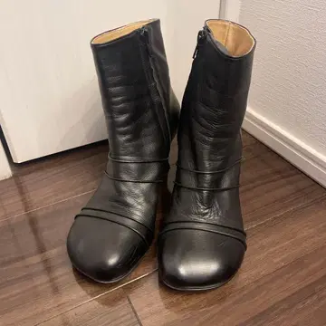 가죽 앵클부츠 블랙