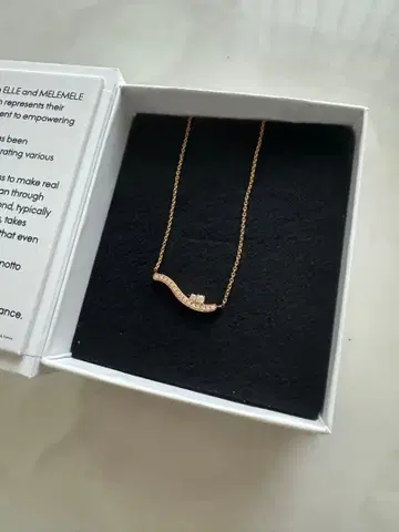 새상품급 ELLE x MELEMELE 콜라보 목걸이 메레 다이아몬드