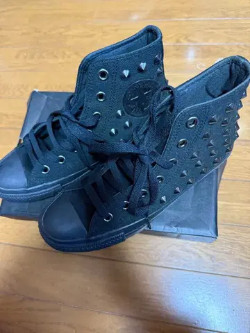 미사용 새상품 CONVERSE ALL STAR 스터드 블랙