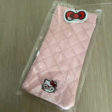 OWNDAYS X Hello Kitty 외출 퀼팅 소프트 케이스