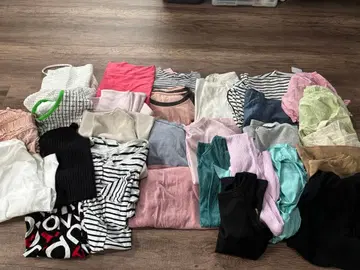 묶음 판매 여성용 반팔 등 여름 아이템 상의 30점