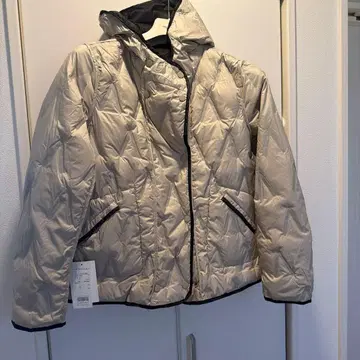 후드 부착 다운 자켓 아이보리 블랙 (양면 타입)