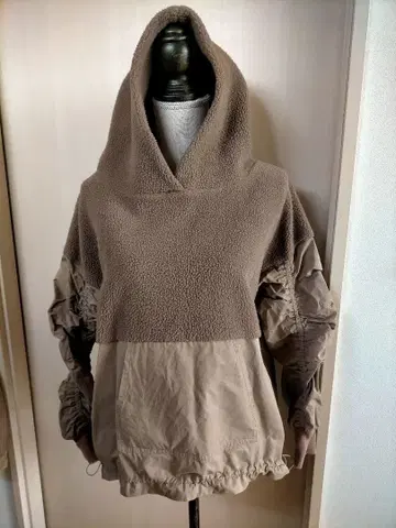 브라운 플리스 후드 부착 후드티