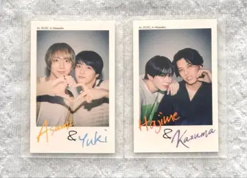 25시, 아카사카에서 트레이딩 카드 W 투샷 2장 세트