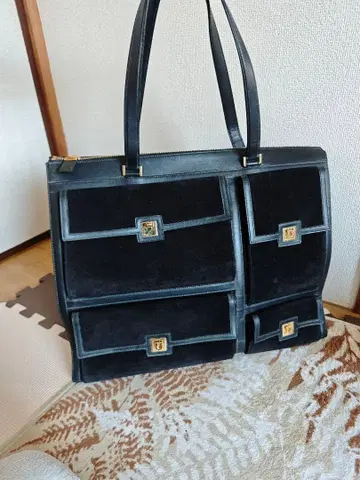 Salvator Ferragamo 블랙 스웨이드 토트백