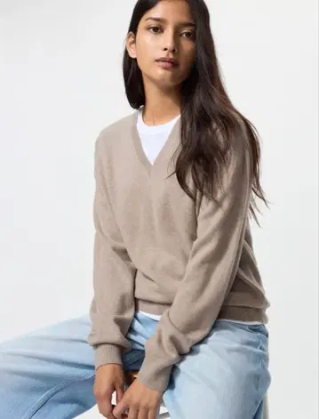 새상품 UNIQLO 캐시미어 v넥 스웨터