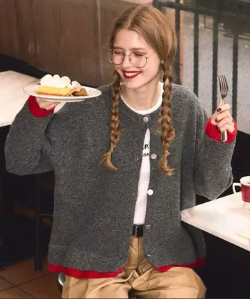 BONLECILL 메탈 버튼 배색 가디건