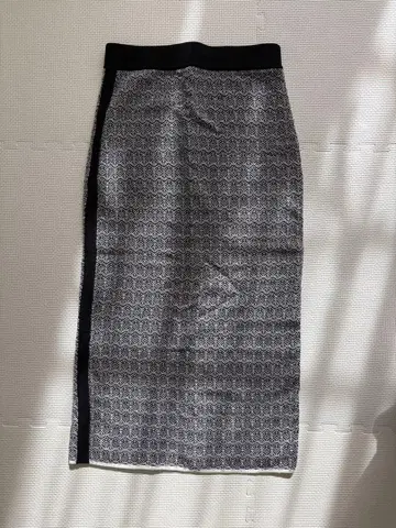 롱 무릎 아래 기하학 패턴 타이트 스커트