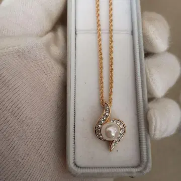 유품 정리 목걸이