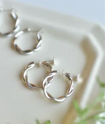 OURHOME 트위스트 후프 Silver925 귀걸이