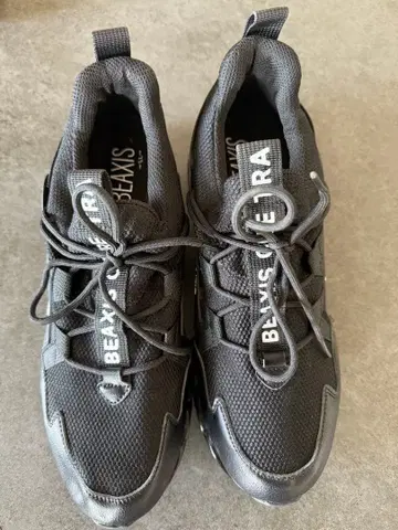 BEAKS 블랙 스니커즈