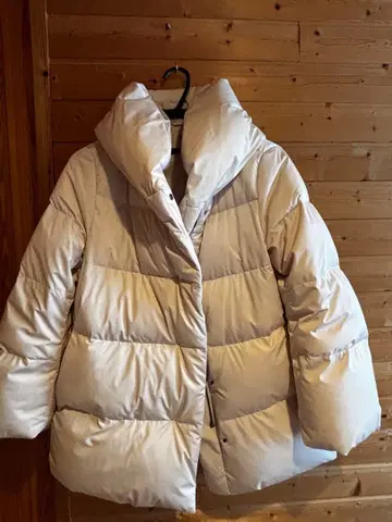 UNIQLO 화이트 다운 자켓 S