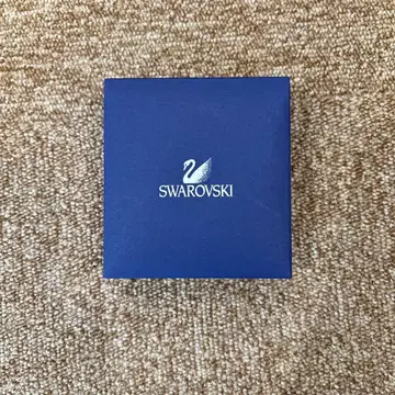 Swarovski 크리스탈 하트형 귀걸이