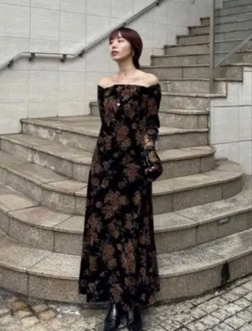 [ 완판템 ] AMERI FLOWER PRINT VELOUR DRESS