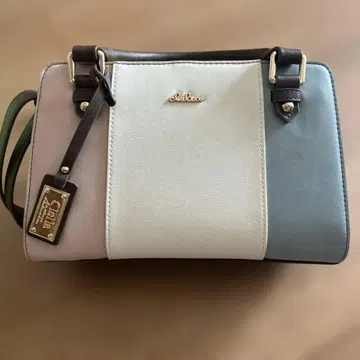 Celia 핸드백 핑크 화이트 블루