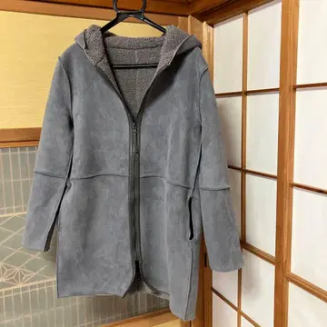 새상품 그레이 리버서블 후드 부착 스웨이드풍 코트