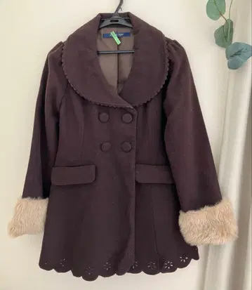 핀토 둥근 카라 더블 버튼 코트 레이스 퍼 페미닌 레트로