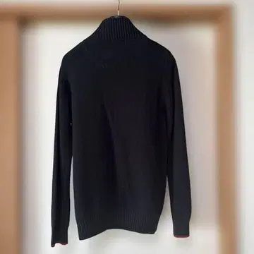 블랙 라벨 버튼 가디건 B 로고