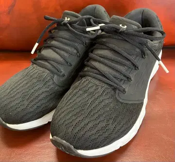 언더아머 러닝화