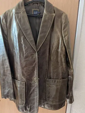 GAP 그린 계열 가죽풍 자켓