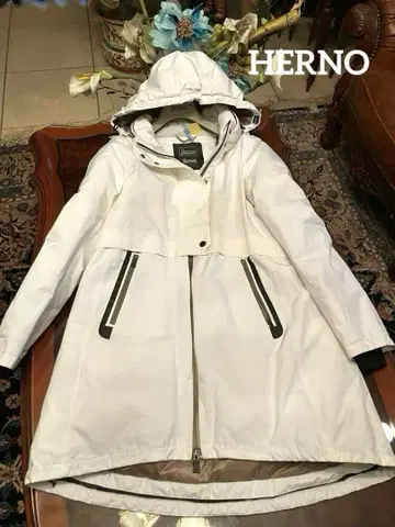 헬노 HERNO 고어텍스 다운 코트 라미네이트 고어텍스