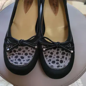 새상품급 플랫슈즈 블랙 24cm