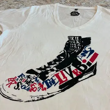 후쿠야마 마사히로 굿즈 스니커즈 그래픽 V넥 T셔츠