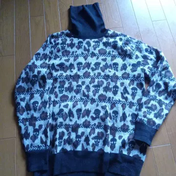 마크앤로나 레오파드 무늬 터틀넥 니트