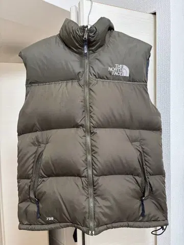 THE NORTH FACE 다운 베스트 700 필파워 올리브