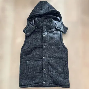 JUN CLUB COLLECTION 후드 부착 다운 베스트