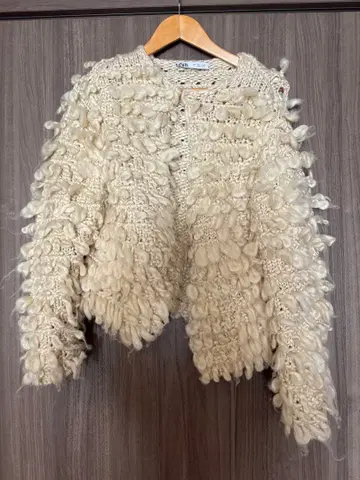 ZARA 아이보리 볼륨 니트 가디건