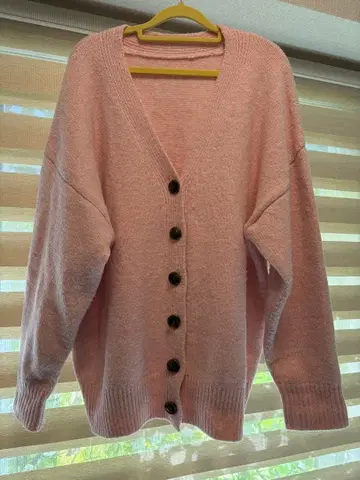 V넥 니트 가디건