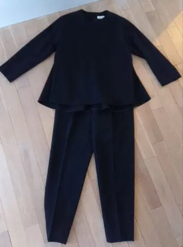 새상품급 투모로우랜드 세레모니 셋업