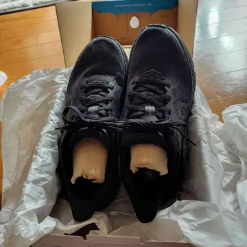 HOKA 블랙 러닝화