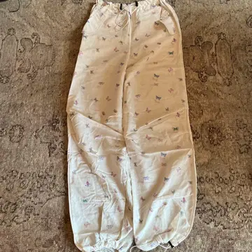 나비 무늬 화이트 코튼 팬츠