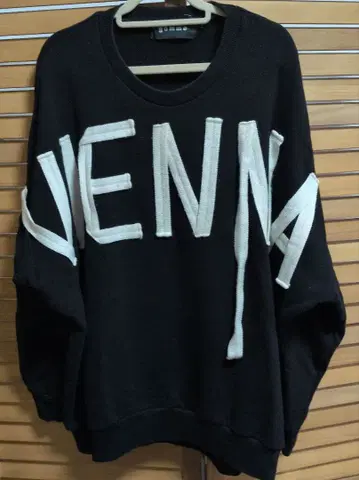 gomme 밴딩 VIENNA 자수 블랙 맨투맨