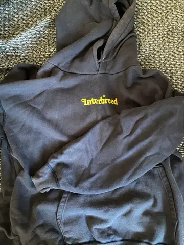 Interbreed 블랙 후드티