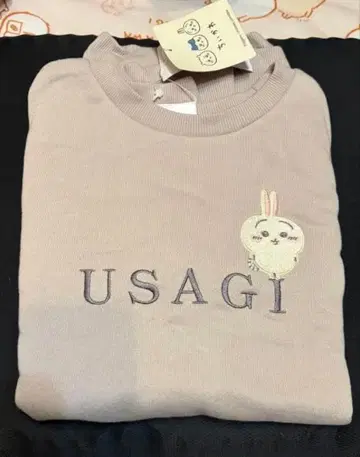 치이카와 허니즈 토끼 맨투맨 트레이닝복 베이지 M 사이즈