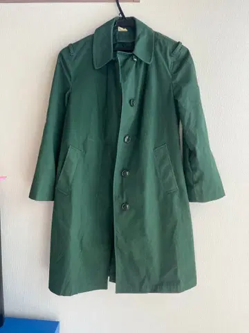 그린 트렌치코트