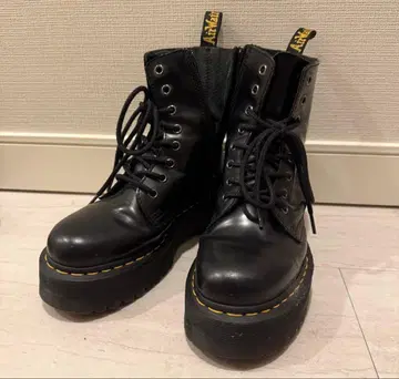 Dr.Martens JADON 8홀 부츠 닥터마틴 통굽