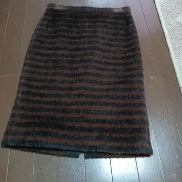 브라운 블랙 스트라이프 타이트 스커트