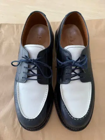 REGAL 리걸 U칩 바이컬러 네이비 화이트 천연 가죽 W21C