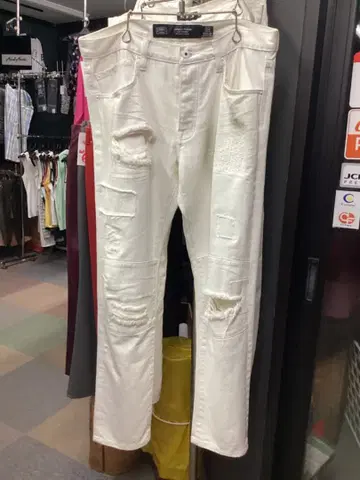 화이트 데미지 진 34인치